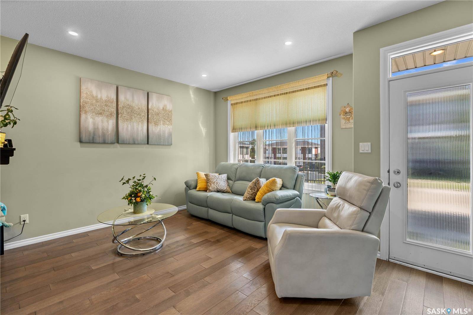 Regina, SK S4X 0L2,3229 Elgaard DRIVE #209