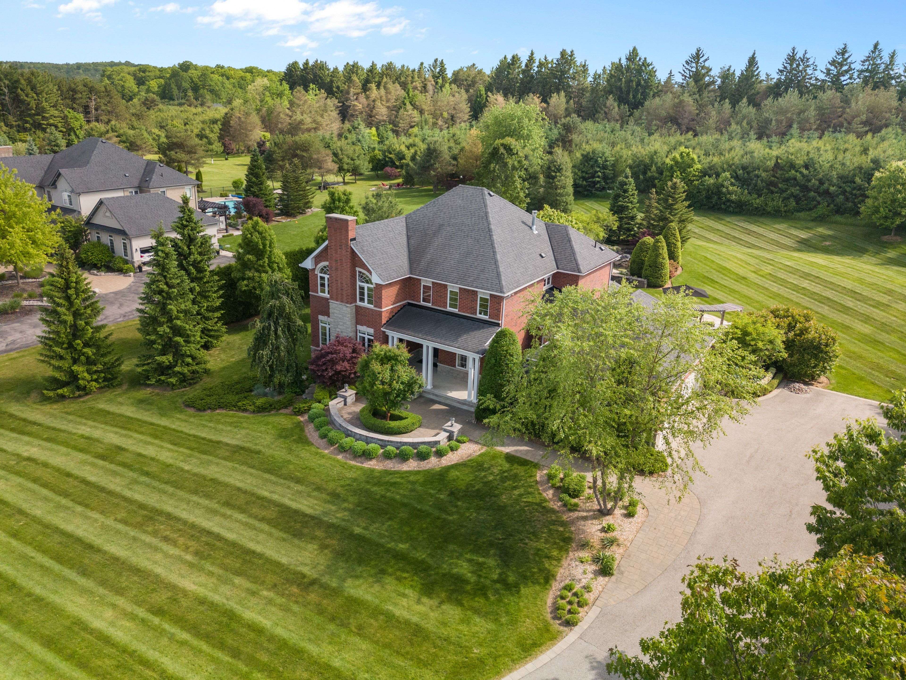 Caledon, ON L7E 4H3,37 Doctor Reynar RD