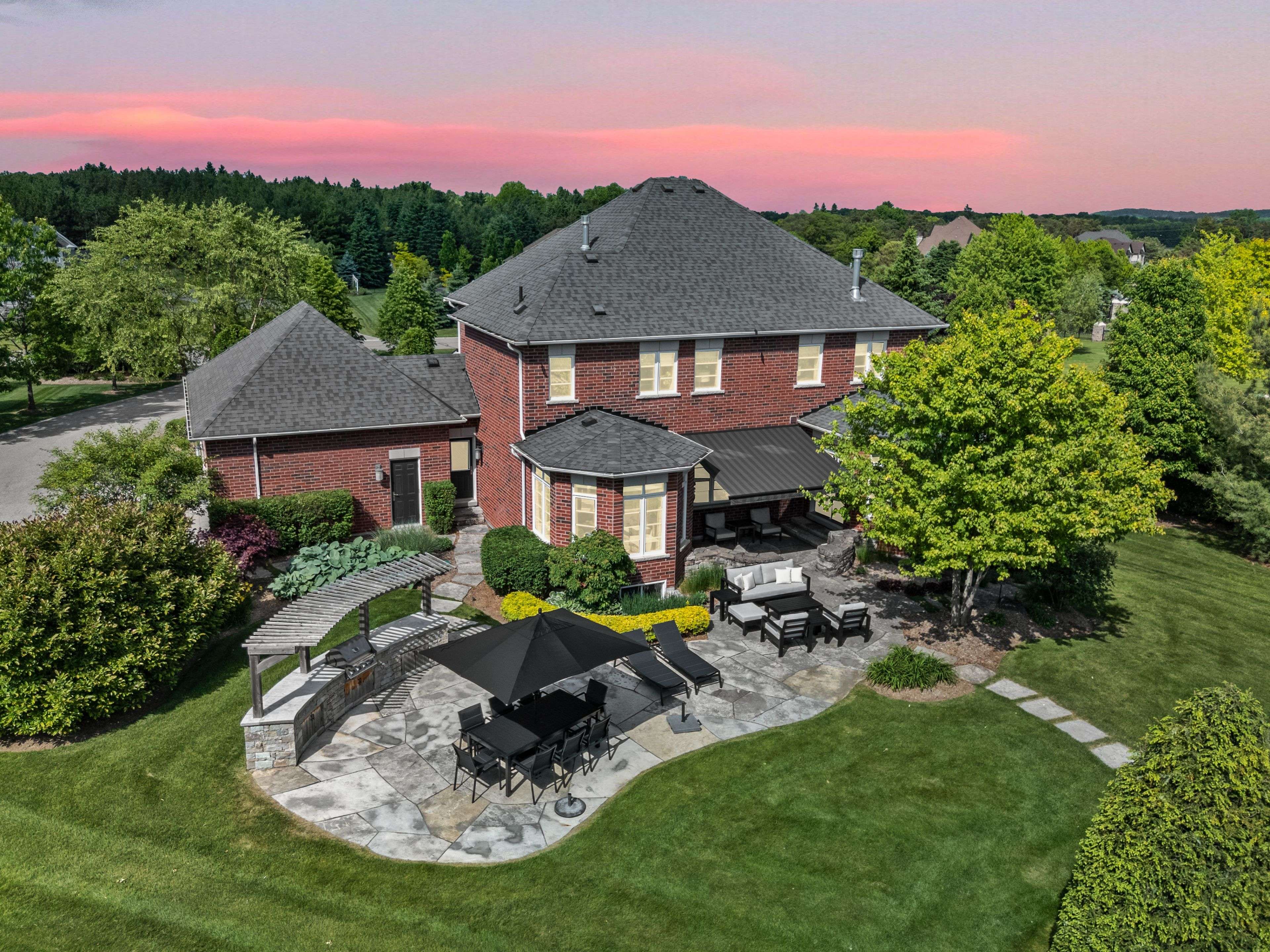Caledon, ON L7E 4H3,37 Doctor Reynar RD