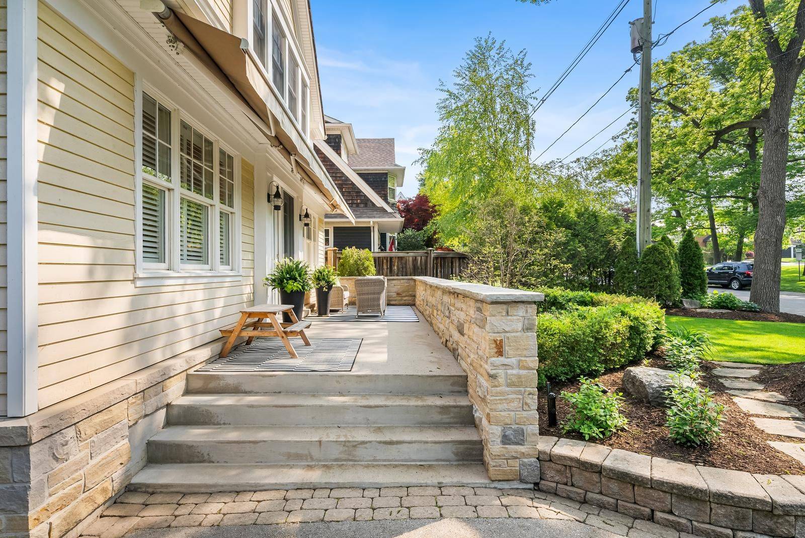 Oakville, ON L6K 1B8,67 Burnet ST