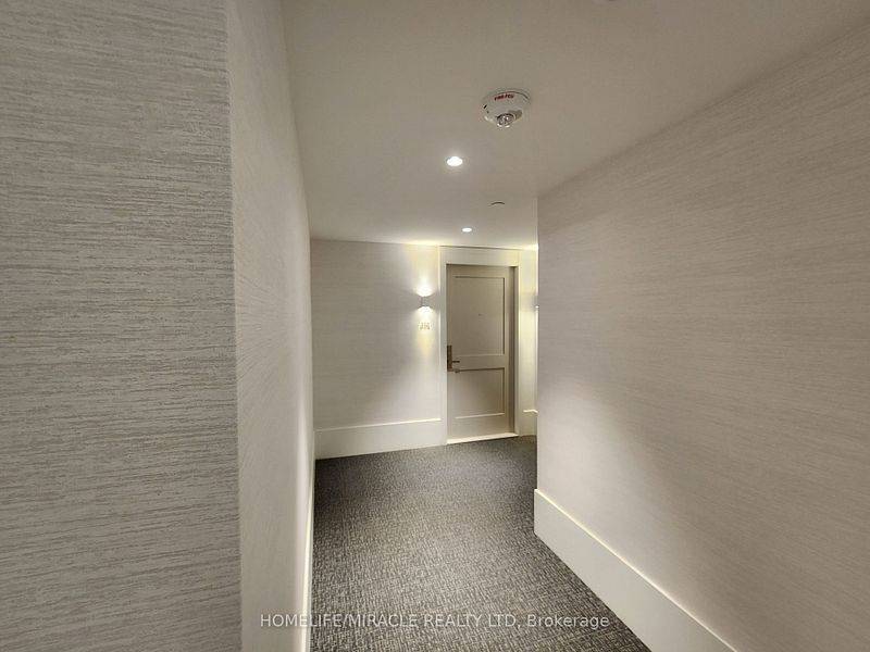 Toronto W08, ON M9B 0E2,10 Gibbs RD #505