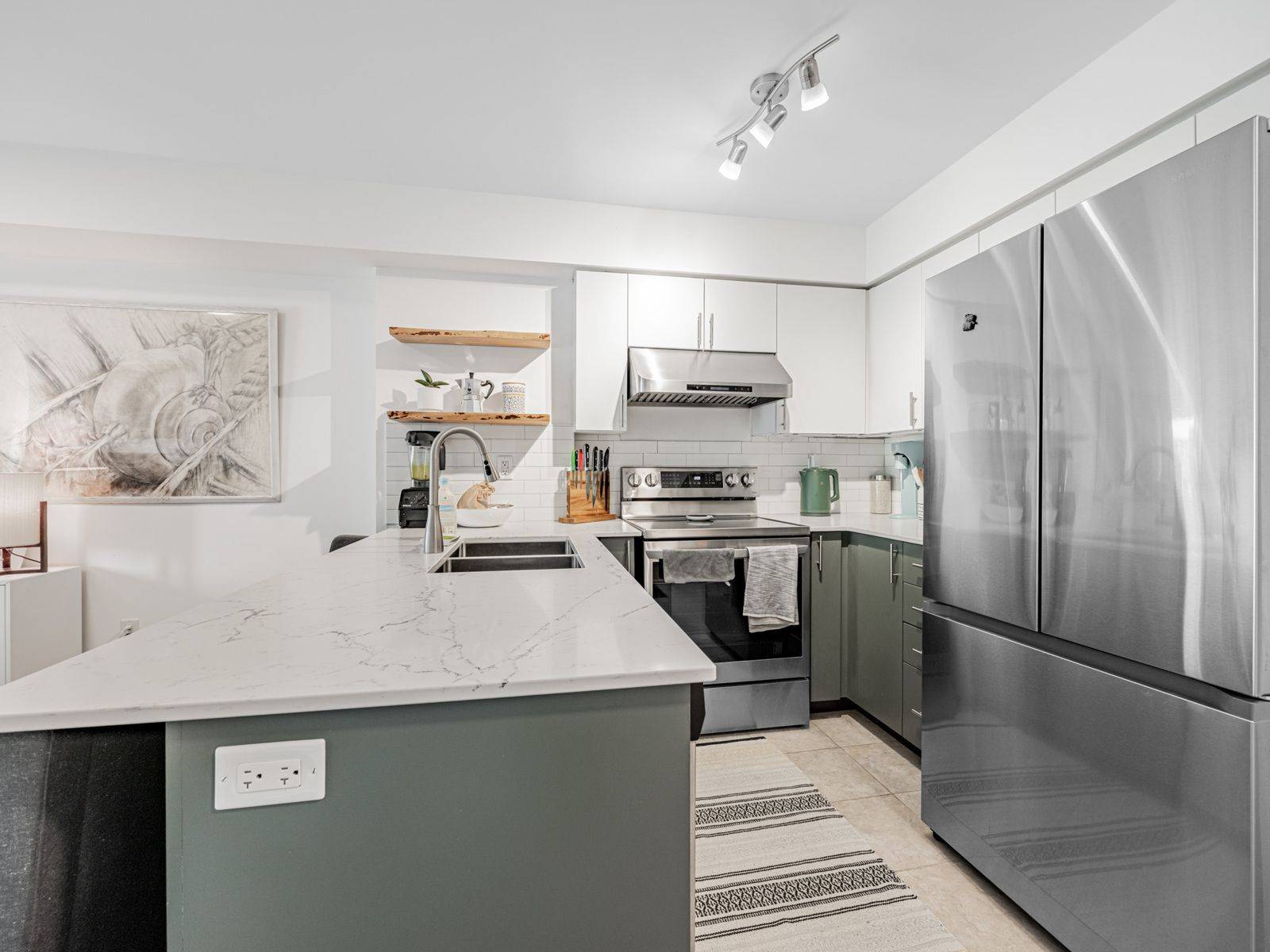 Toronto W02, ON M5X 1E3,1410 Dupont ST #1208