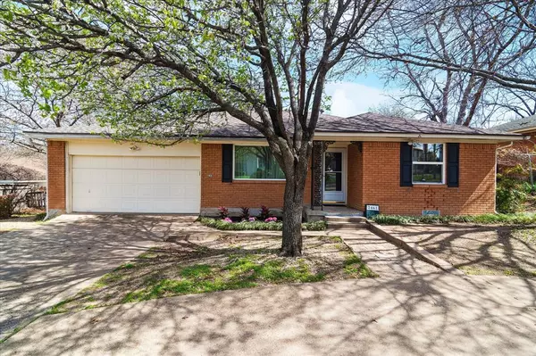 2461 Highland Road, Dallas, TX 75228