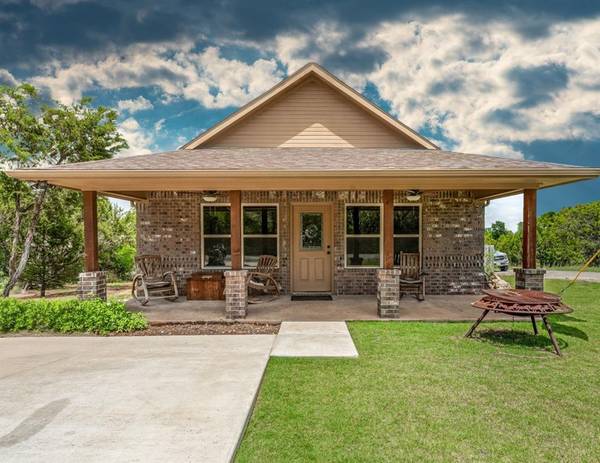 2231 Comet Trail,  Granbury,  TX 76048