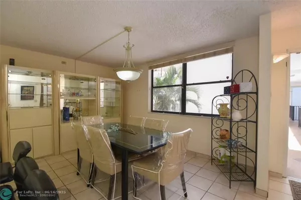 Miami, FL 33180,3350 NE 192nd St #B2B