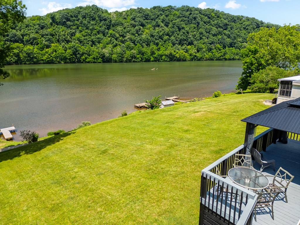 Hiwassee, VA 24347,4276 Paradise Road