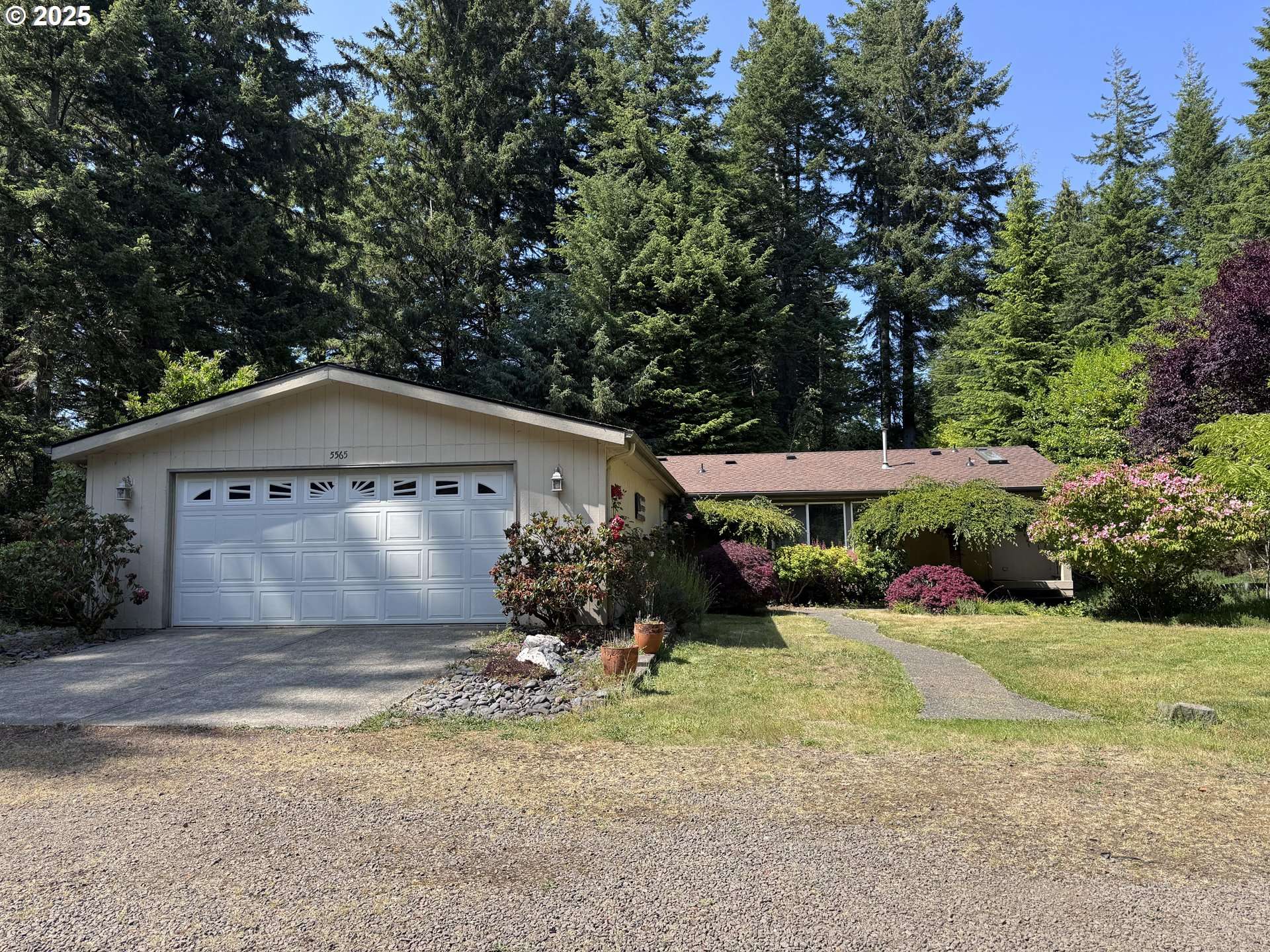 5565 LAKEVIEW DR, Florence, OR 97439