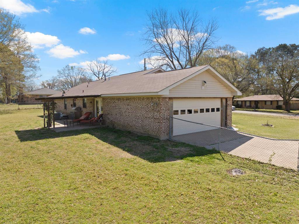 Omaha, TX 75571,711 Walnut Street