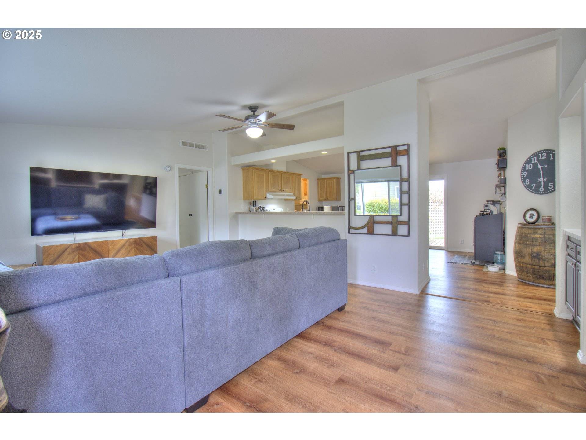 Brookings, OR 97415,827 RANSOM AVE #A