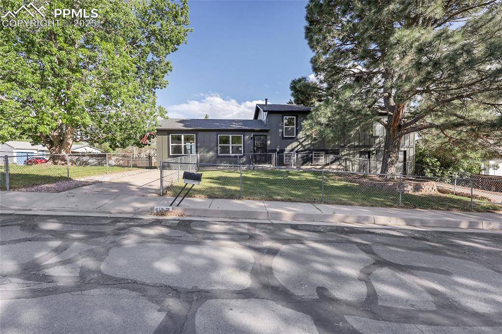 Colorado Springs, CO 80916,113 Homer DR