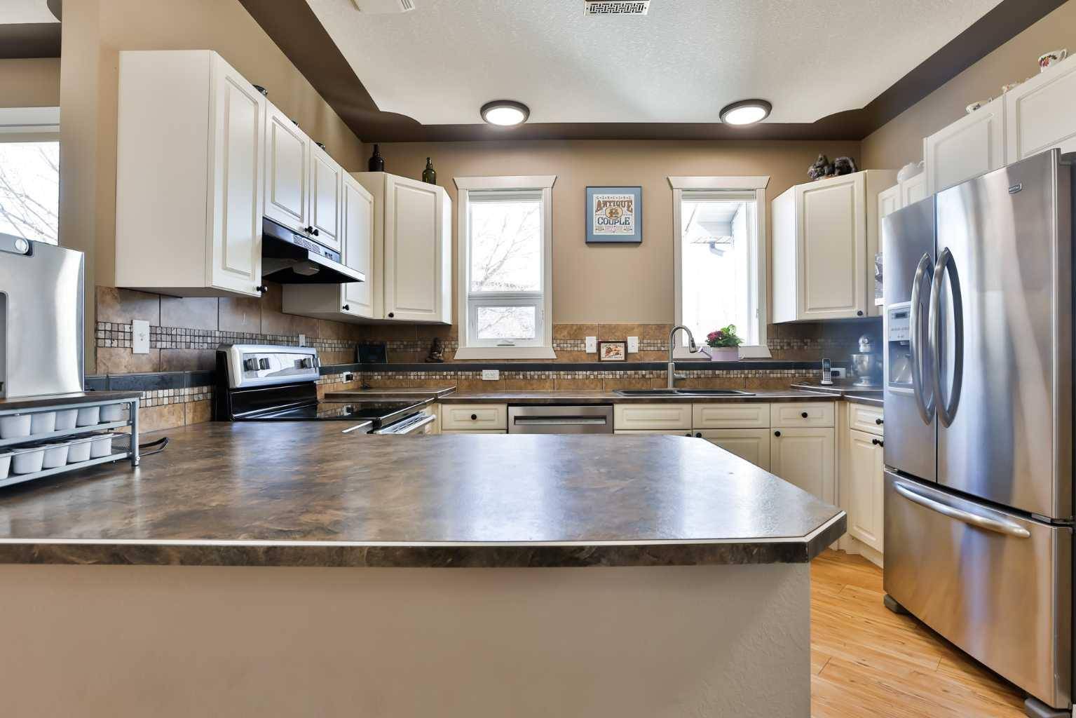 Lethbridge, AB T1J 5B1,228 Tartan CIR W