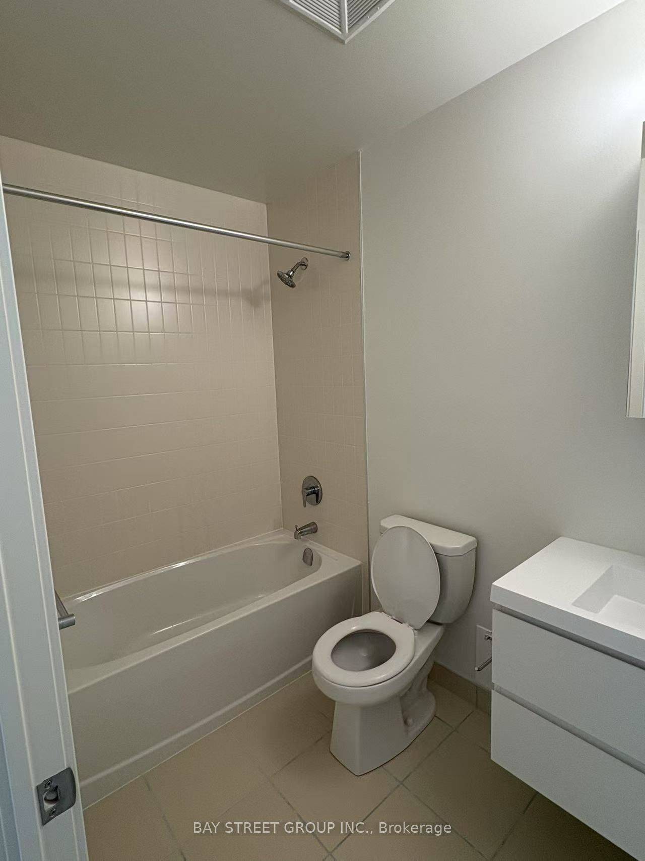 Markham, ON L6G 0H9,56 Andre De Grasse ST #1017