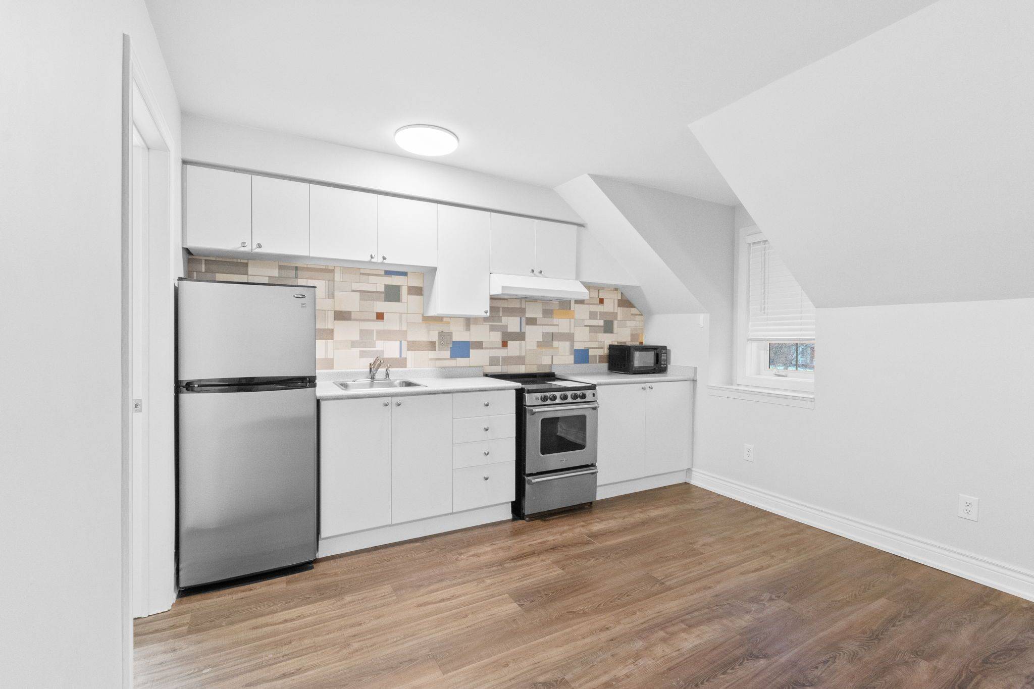 Markham, ON L6B 1C7,2 Glendennan AVE