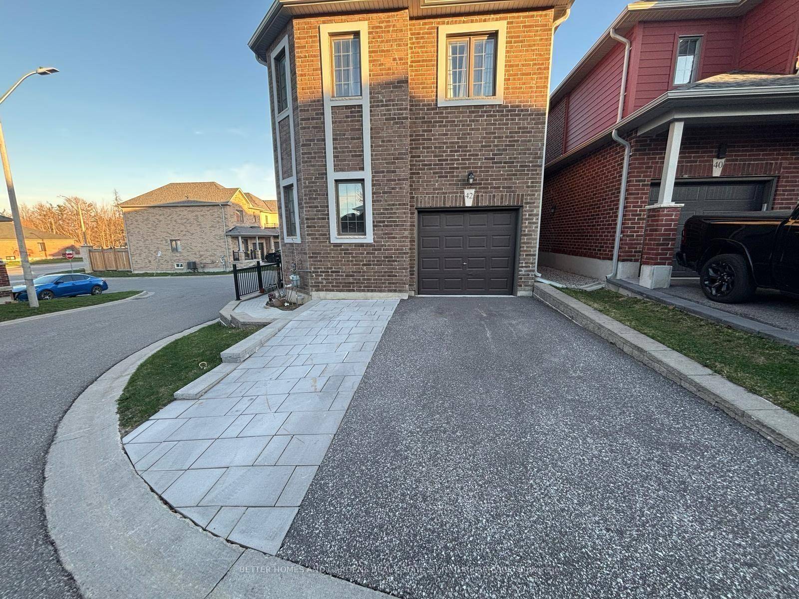 Barrie, ON L4N 9K5,42 Bedford Estates CRES