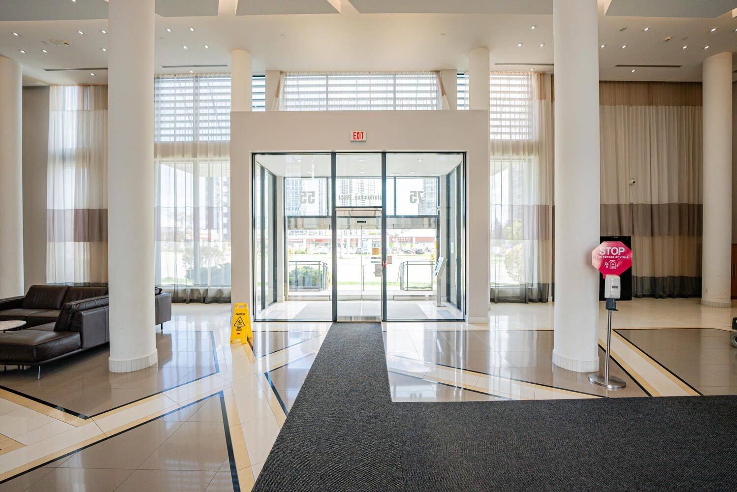 Mississauga, ON L5R 0E5,75 Eglinton AVE W #509