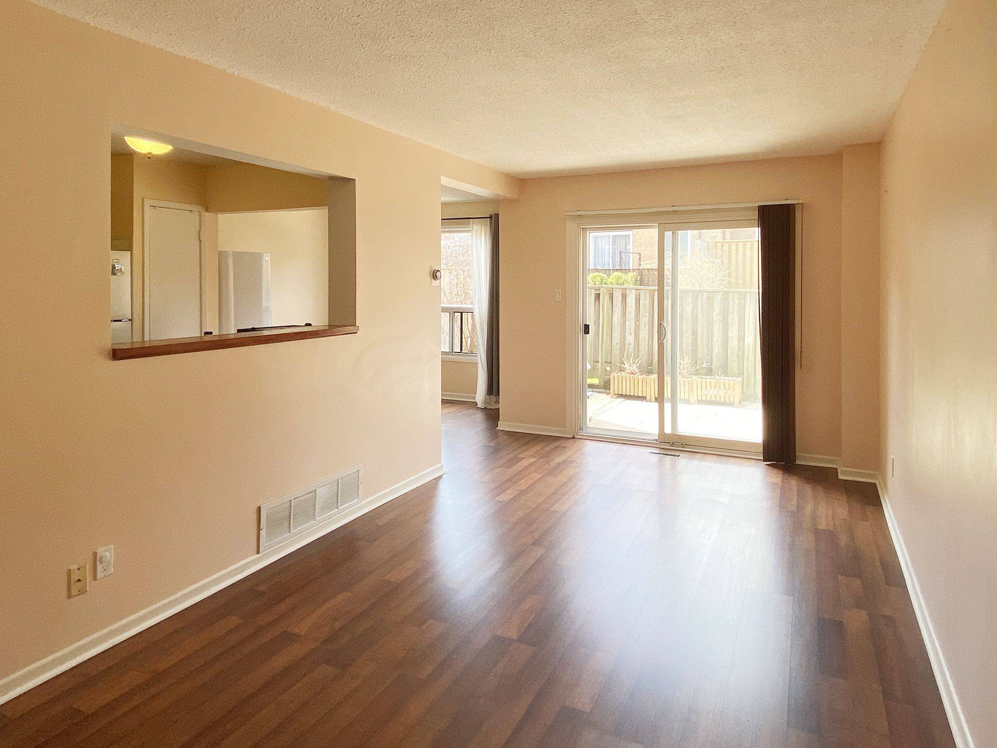 Mississauga, ON L5A 3N5,41 Mississauga Valley BLVD #89