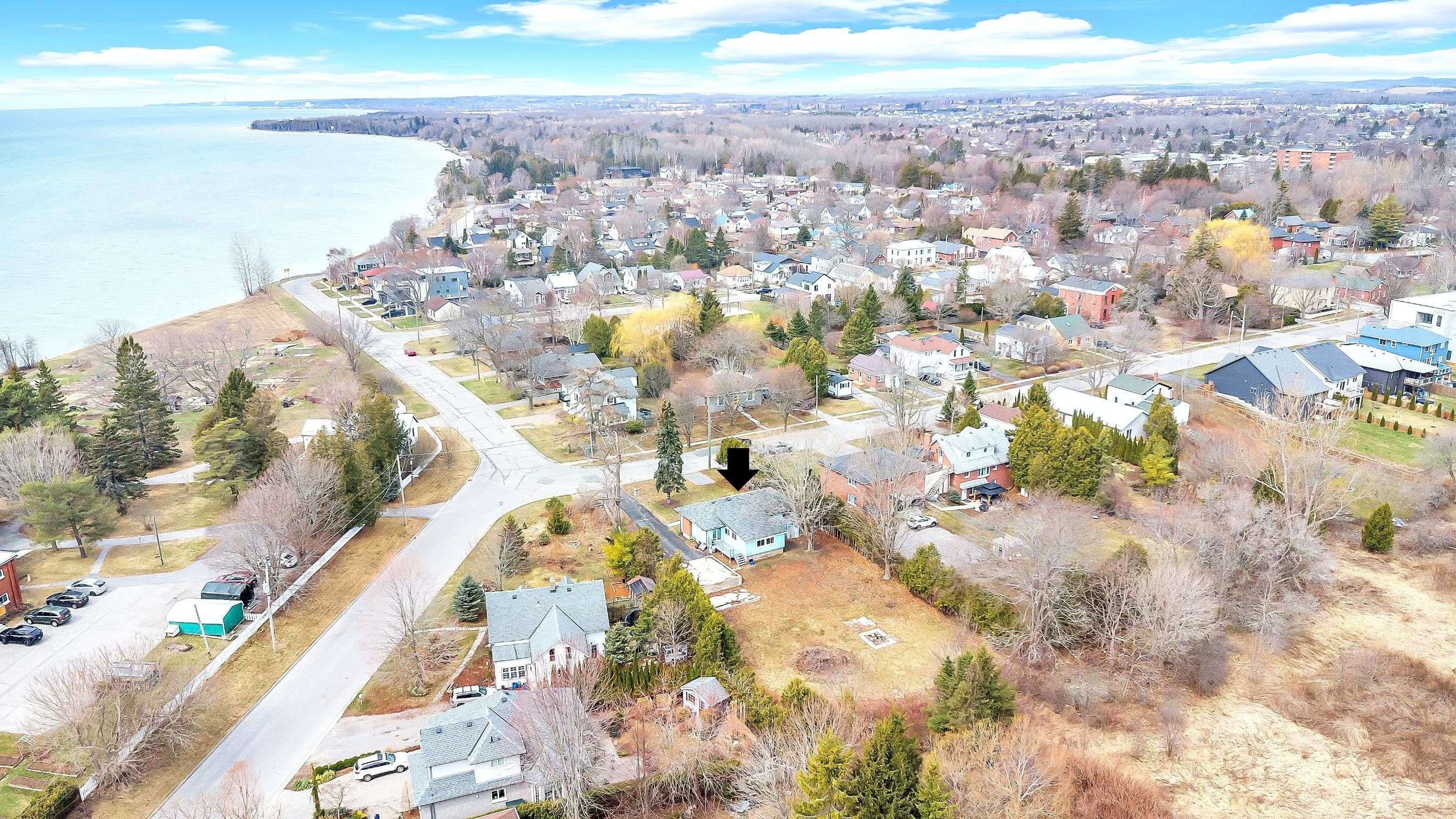Cobourg, ON K9A 2Z3,122 Tremaine ST