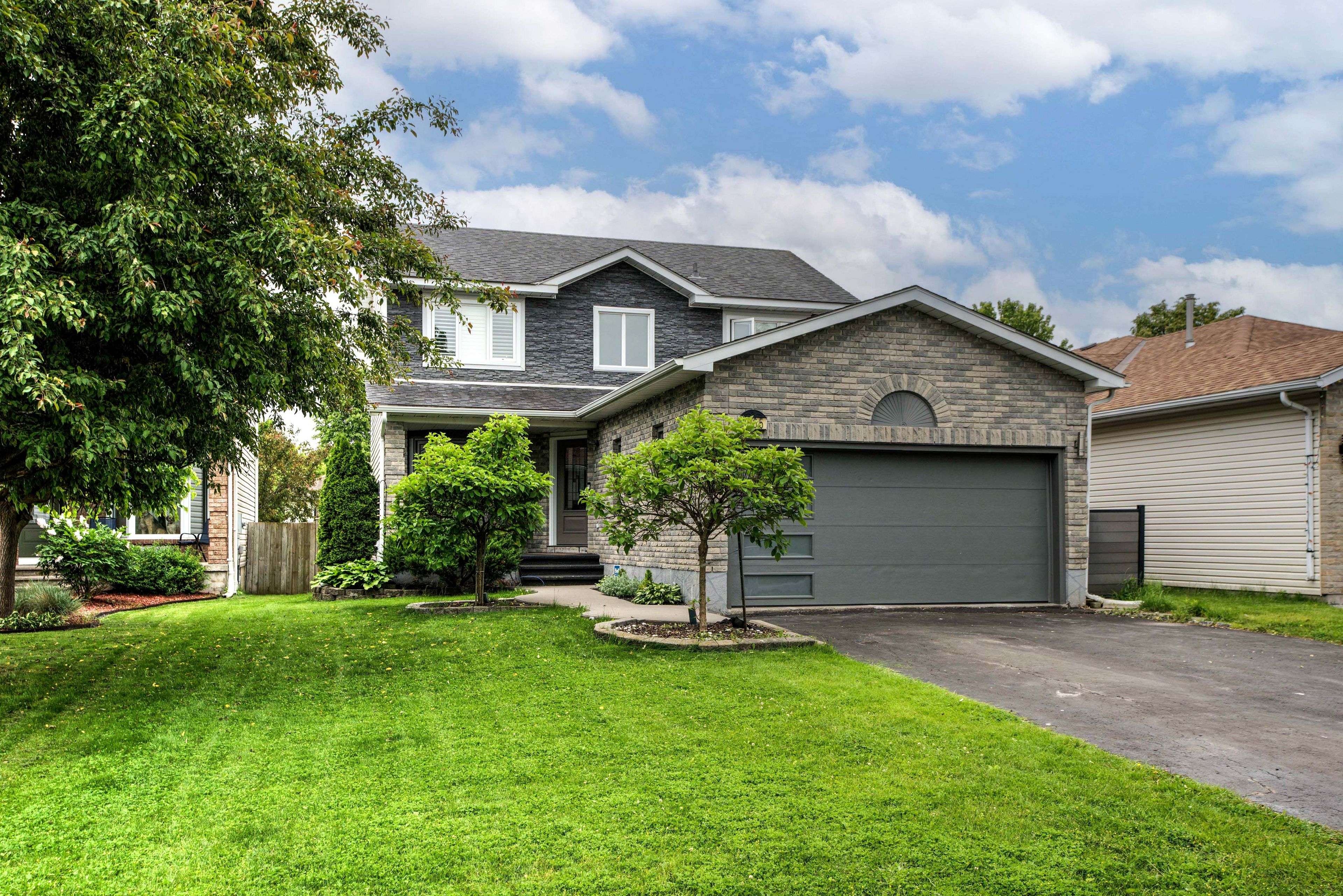 1305 Fisher CRES, Kingston, ON K7M 8T2