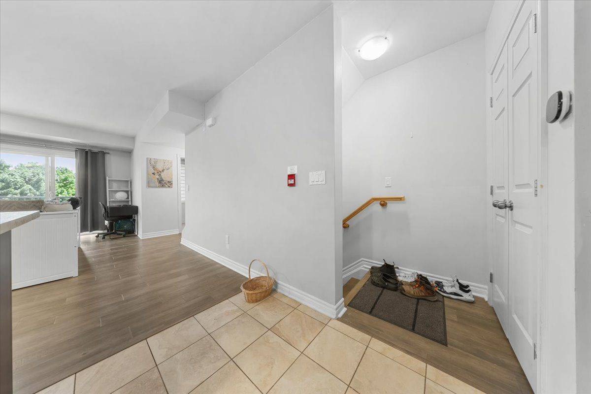 Parkway Park - Queensway Terrace S And Area, ON K2C 3Y2,1220 Mcwatters RD #3