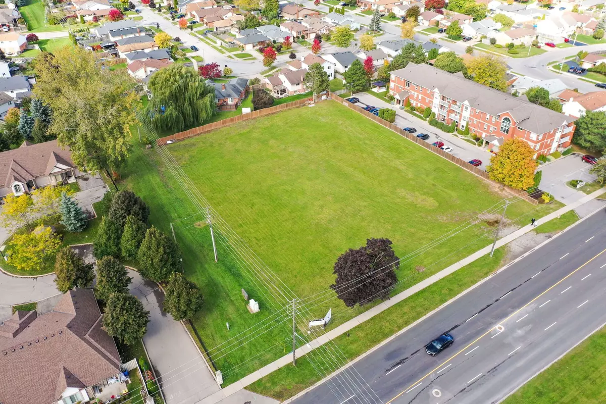Niagara Falls, ON L2H 1K1,4257 Montrose RD #2