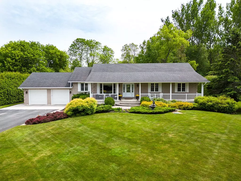 Blue Mountains, ON N0H 1J0,114 Edward ST