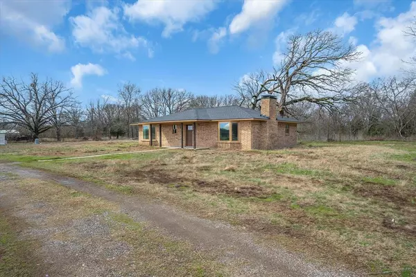 Grand Saline, TX 75140,110 VZCR 1128