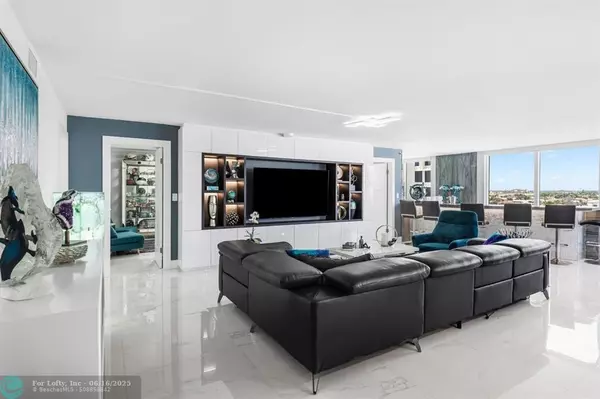 Highland Beach, FL 33487,3015 S Ocean Blvd #7C aka 703