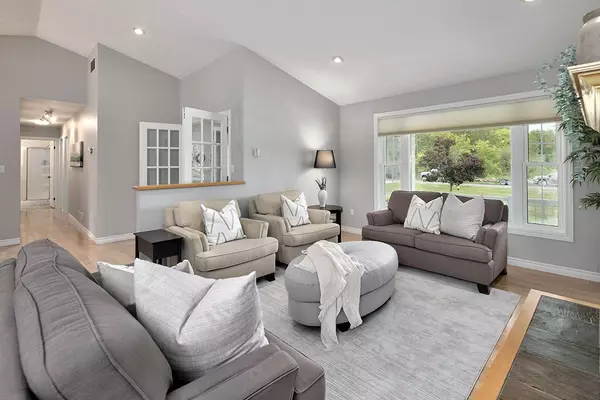 Blue Mountains, ON N0H 1J0,114 Edward ST