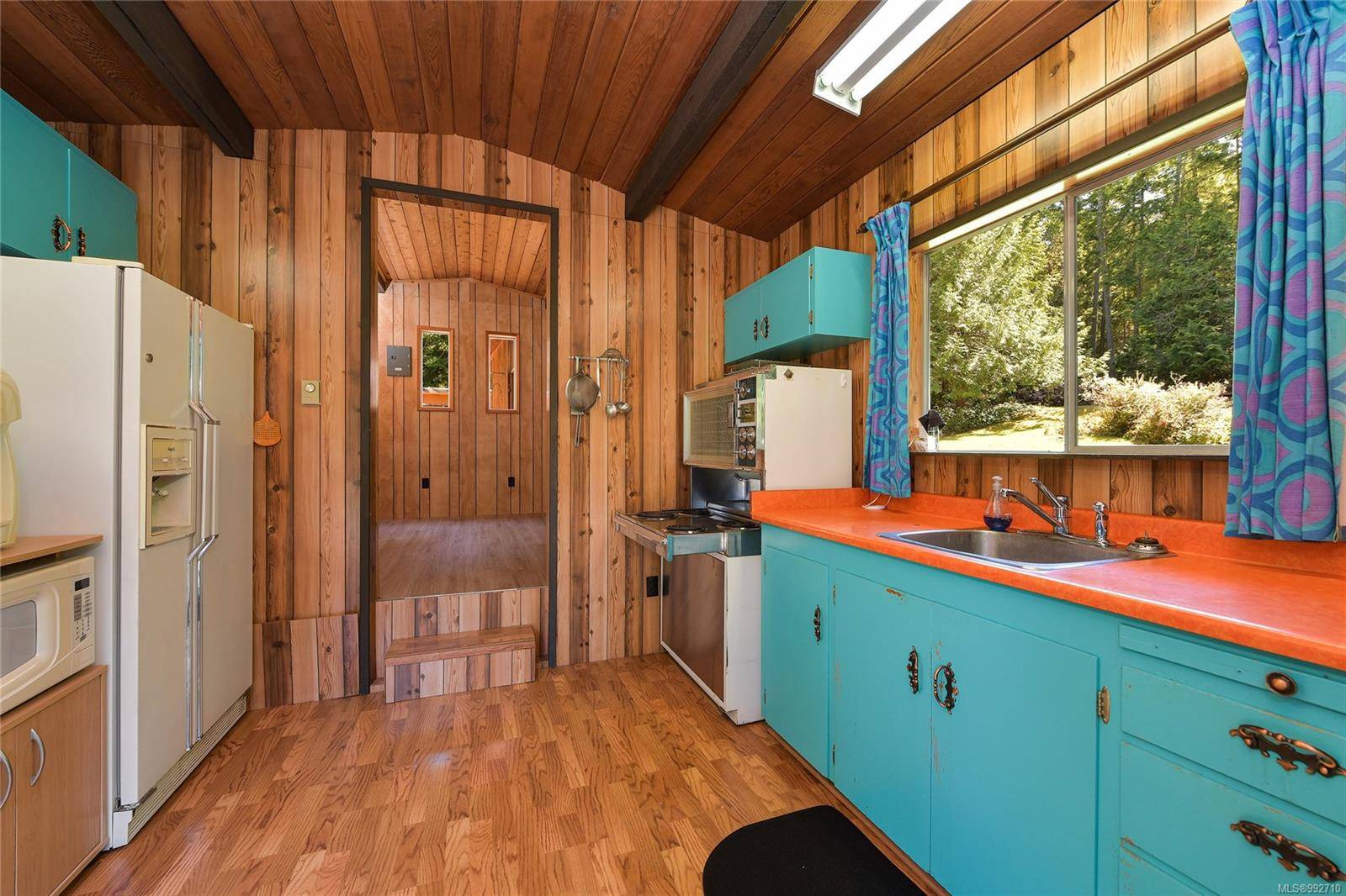 Mayne Island, BC V0N 2J1,212 Cherry Tree Lane