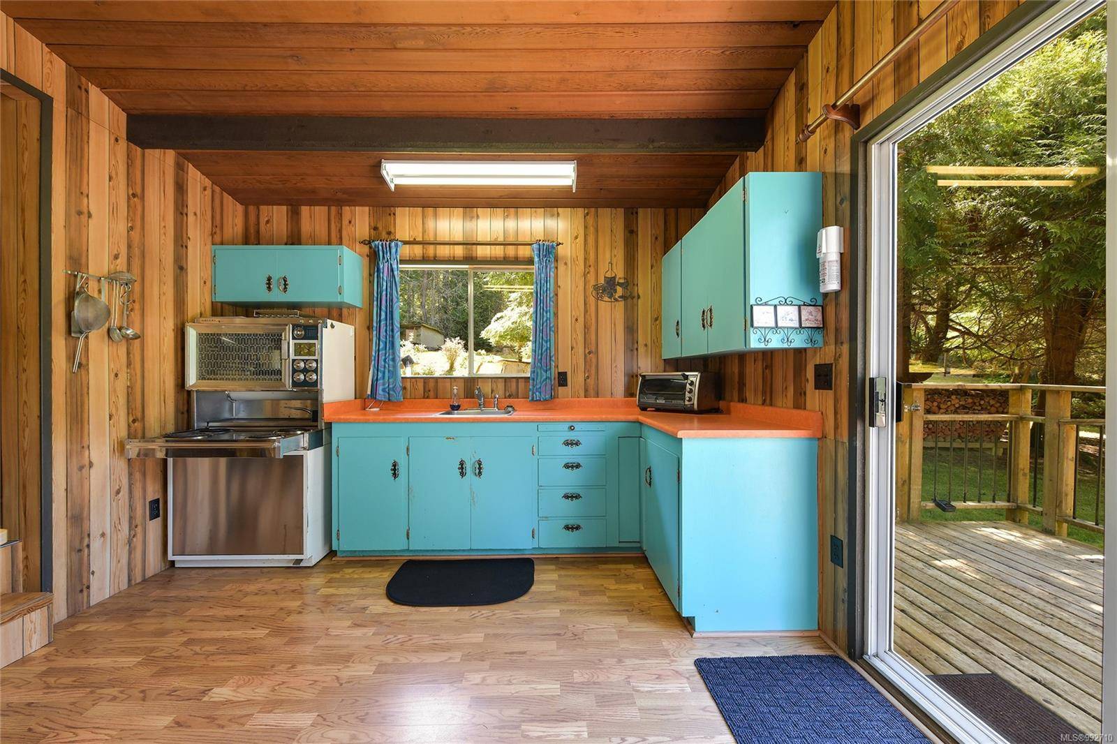 Mayne Island, BC V0N 2J1,212 Cherry Tree Lane