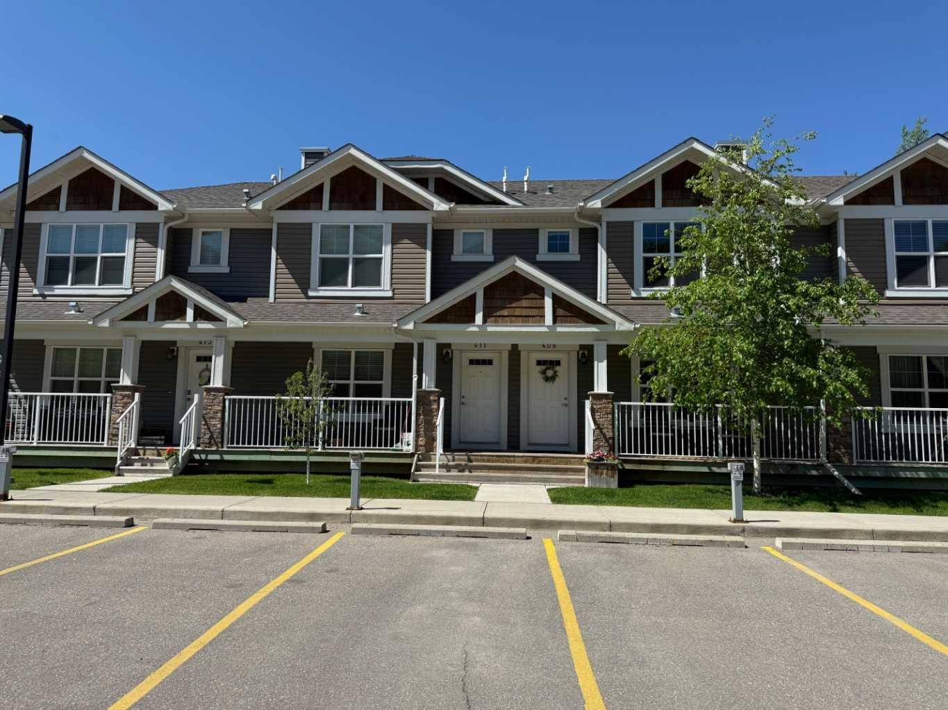 411 Cranberry PARK Southeast, Calgary, AB T3M 1R4