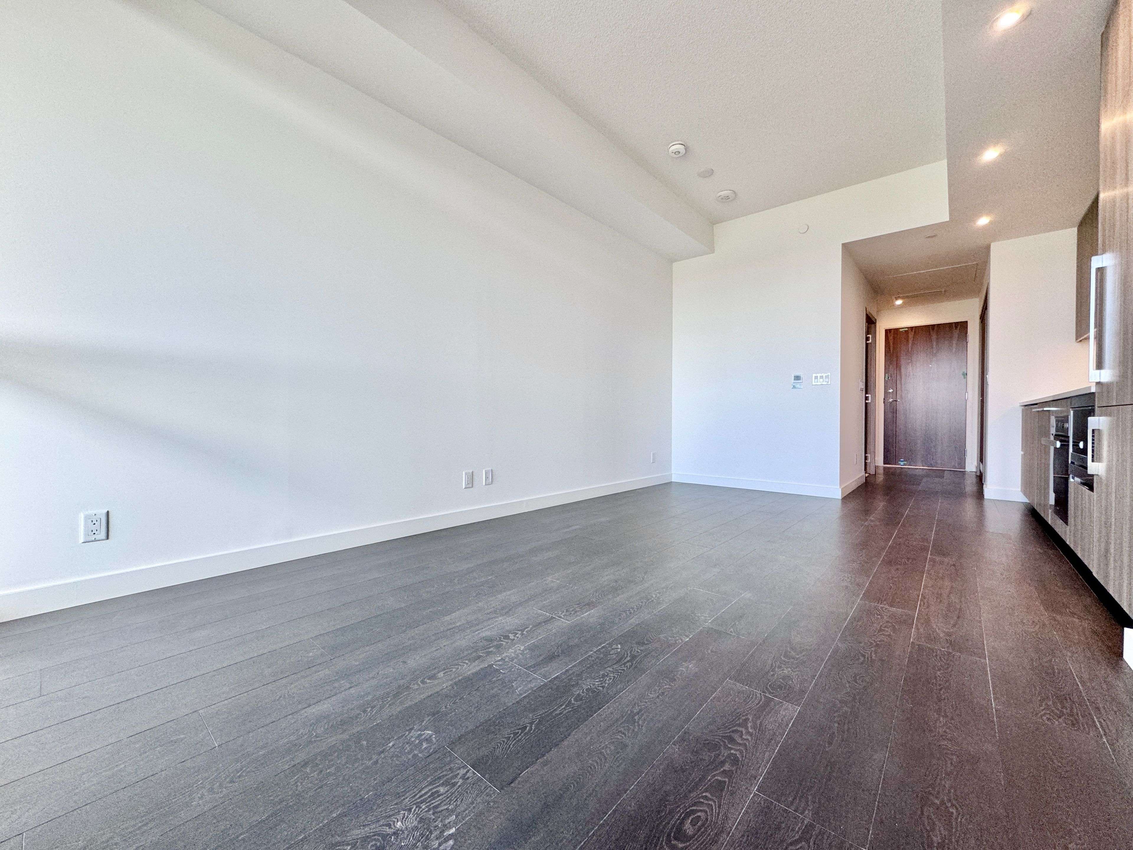 Toronto C15, ON M2K 0J2,27 McMahon DR #610