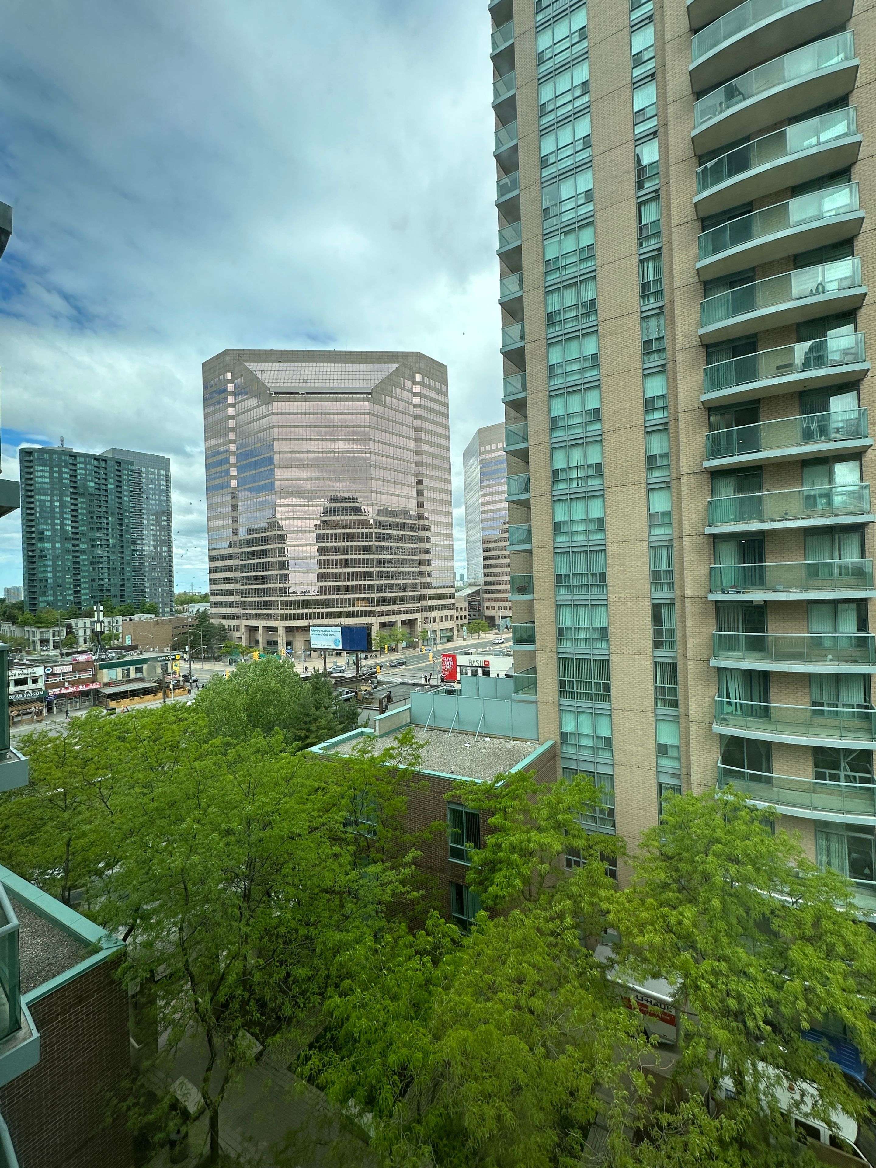 Toronto C14, ON M2N 7G5,20 Olive AVE #805