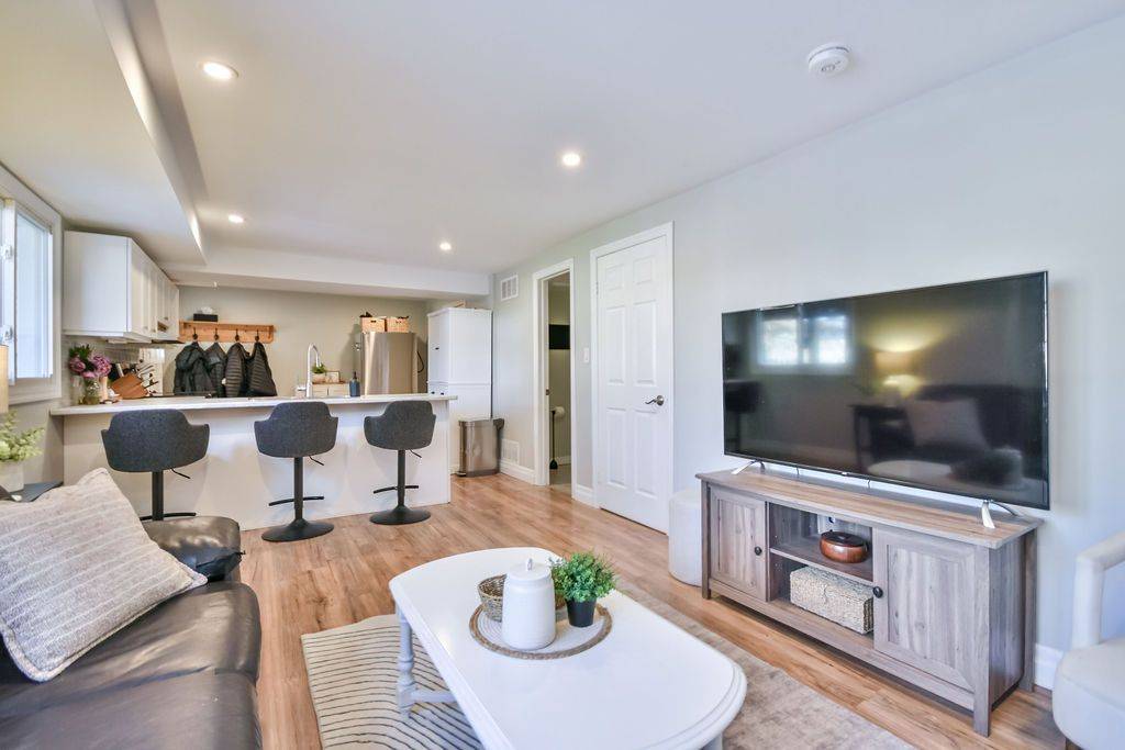 Barrie, ON L4N 5L2,46 Ridgeway AVE