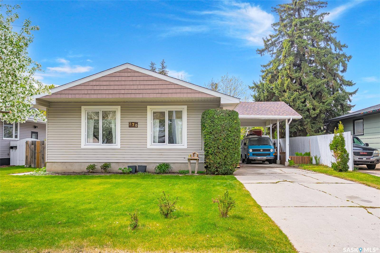 270 East PLACE, Saskatoon, SK S7J 2X9