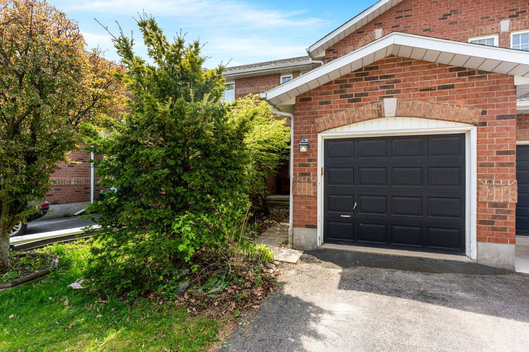 Kingston, ON K7M 8Z4,557 Quail CT