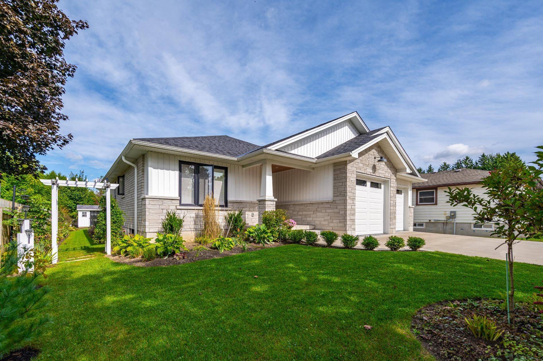Minto, ON N0G 2P0,635 King ST