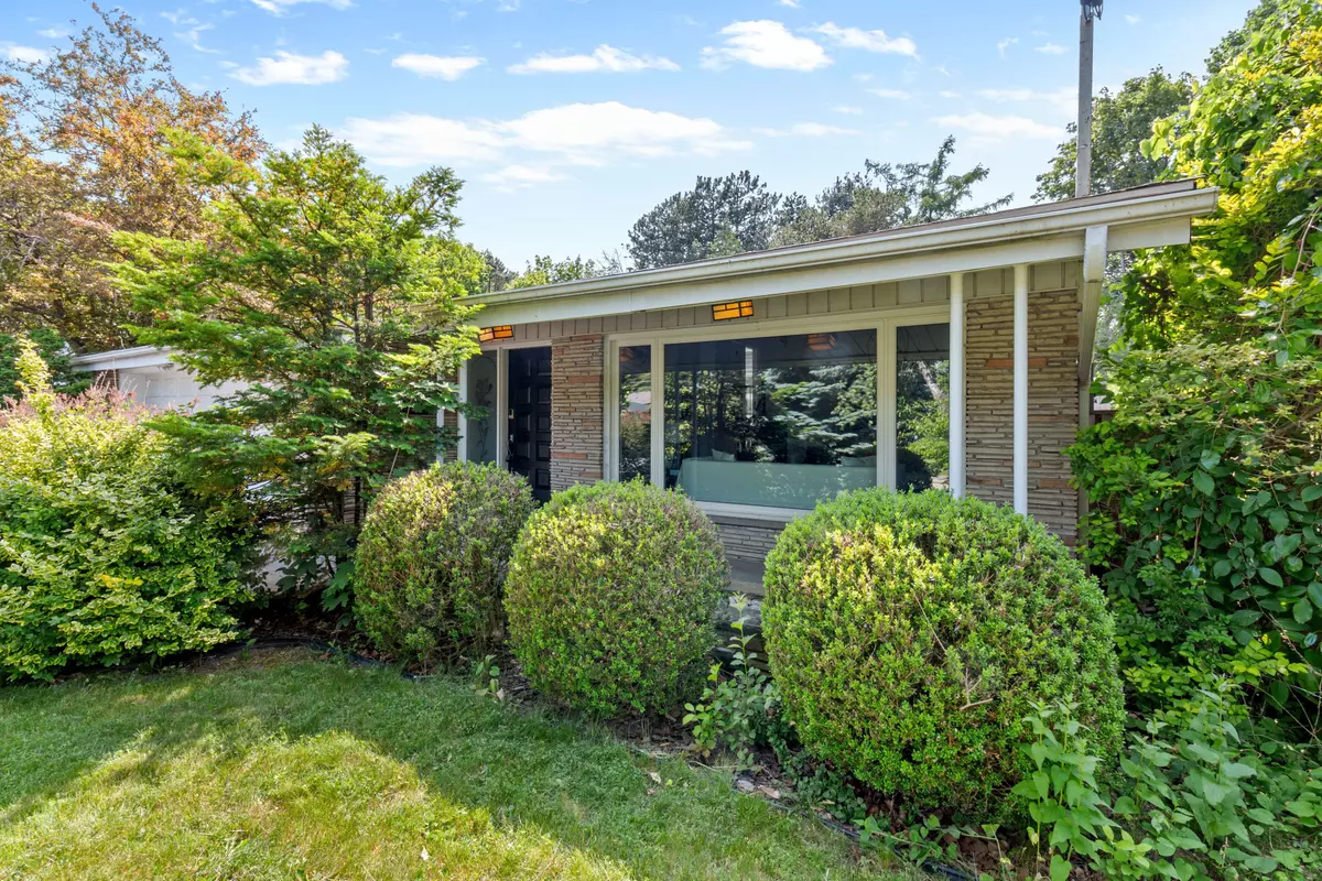 Toronto C15, ON M2K 1N2,56 Burbank DR