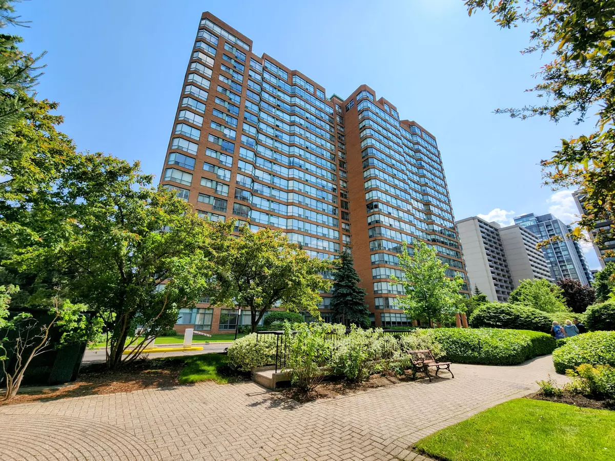 Burlington, ON L7S 2J9,1276 Maple Crossing BLVD #208