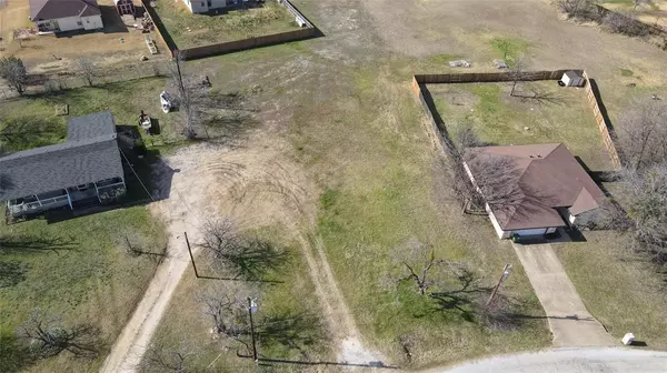 1322 Laredo Drive,  Granbury,  TX 76048