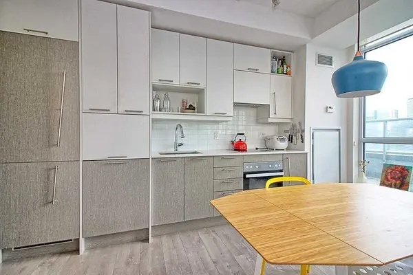 Toronto C01, ON M5V 0H4,199 Richmond ST W #2506