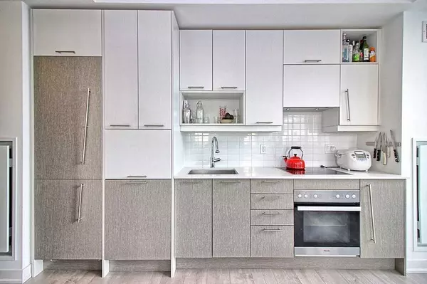 Toronto C01, ON M5V 0H4,199 Richmond ST W #2506