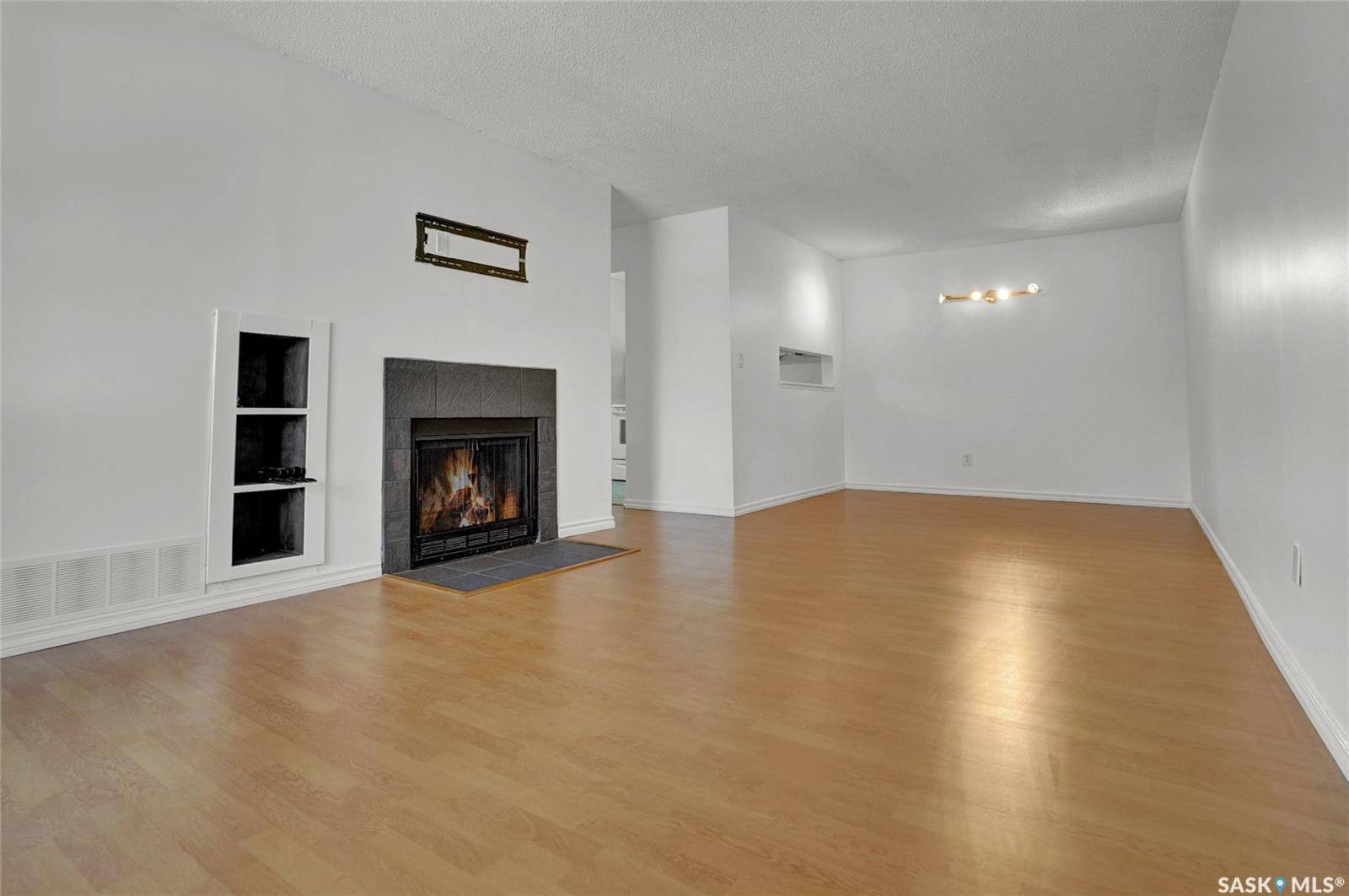 Regina, SK S4T 7S4,182 Gore PLACE