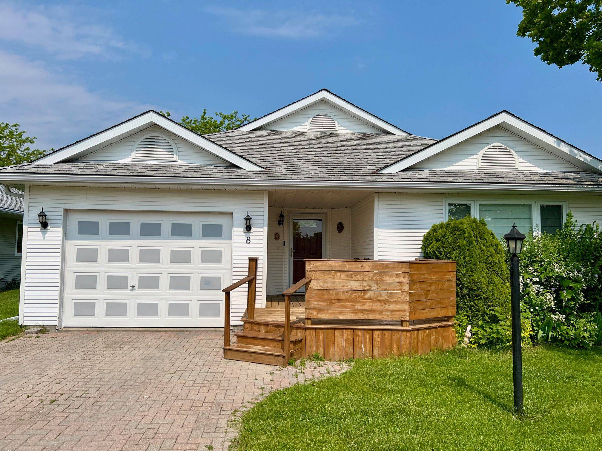 Prince Edward County, ON K0K 3L0,8 Heritage DR