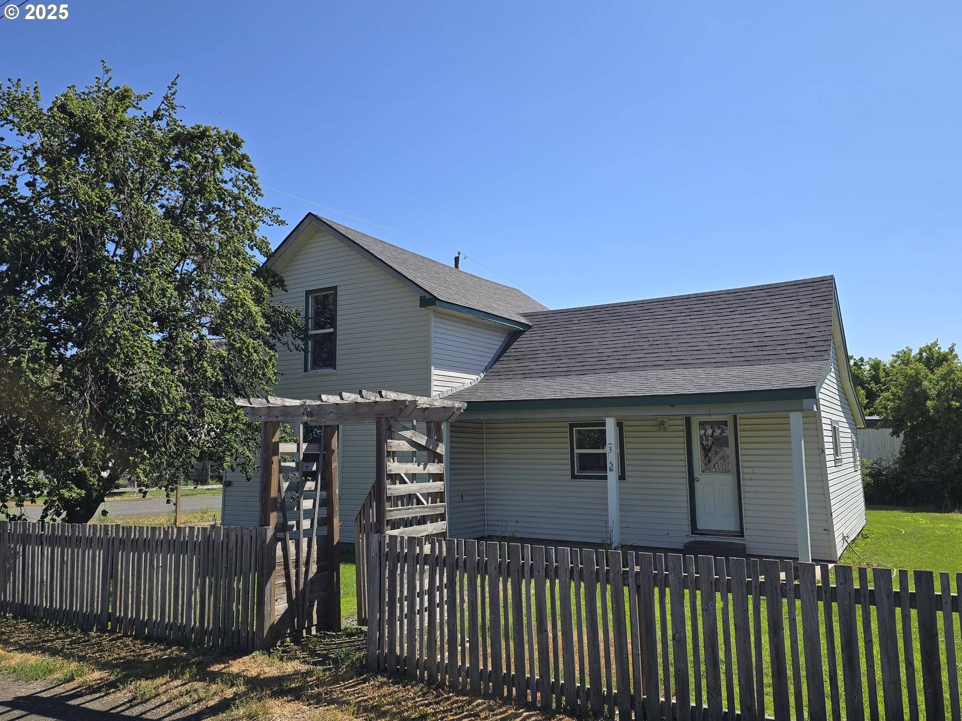Wallowa, OR 97885,305 N DOUGLAS ST