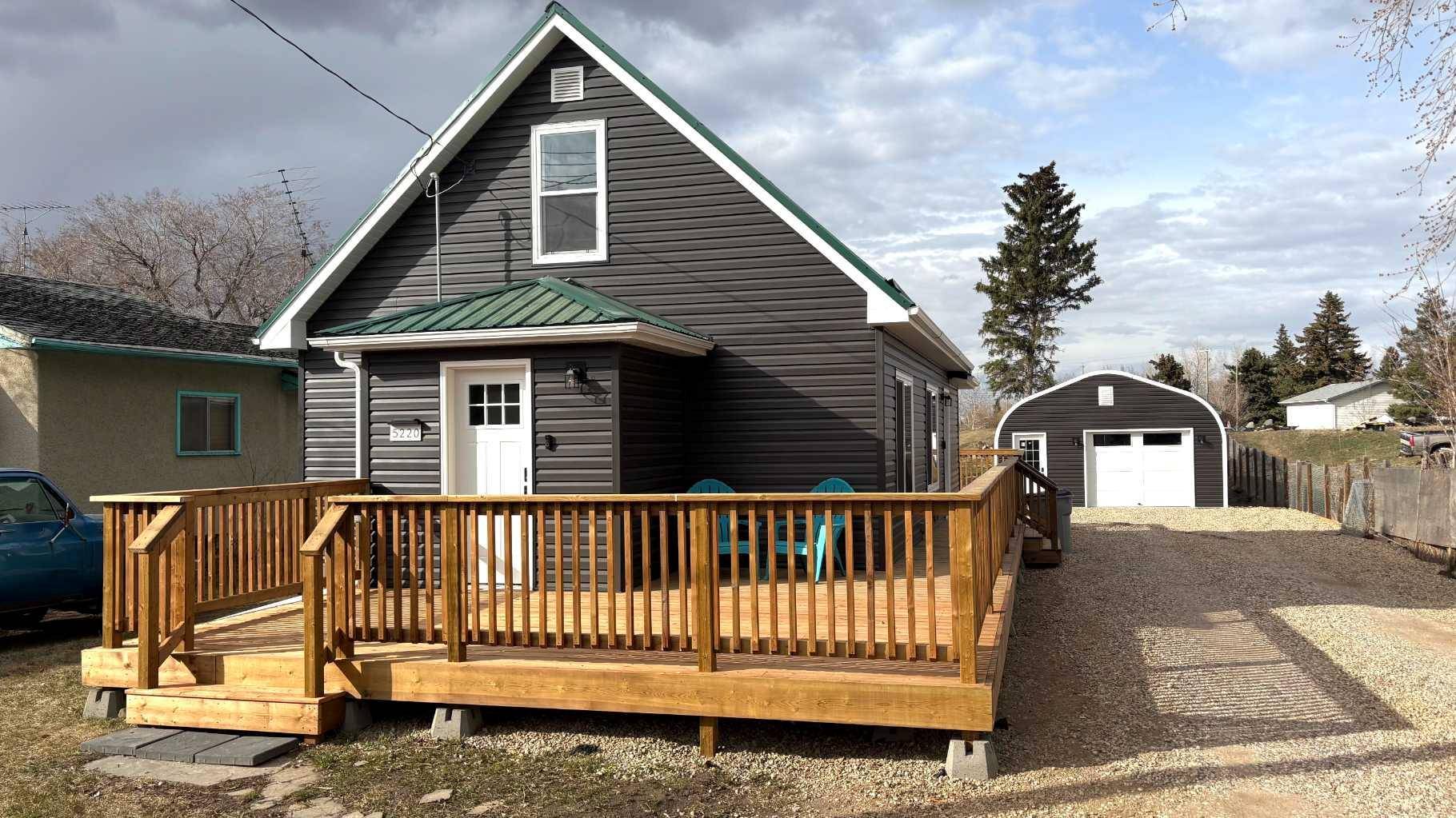 5220 51 AVE,  Irma,  AB T0B 2H0