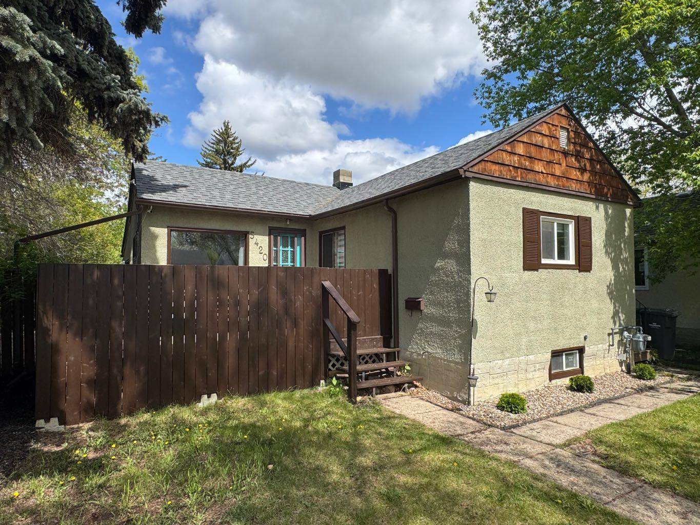 Wetaskiwin, AB T9A 0N7,5420 48 AVE