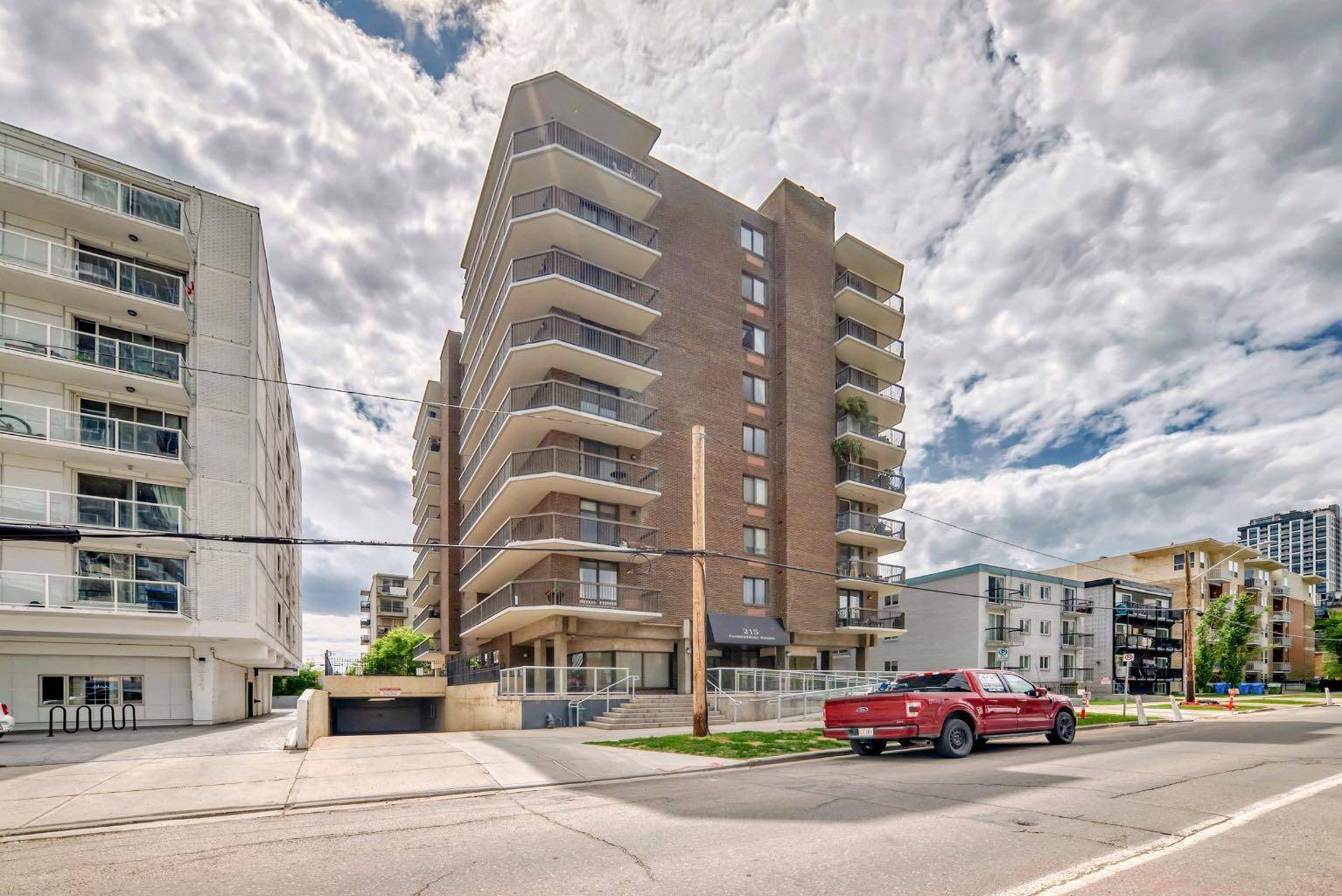 Calgary, AB T2R 0M2,215 14 AVE Southwest #202