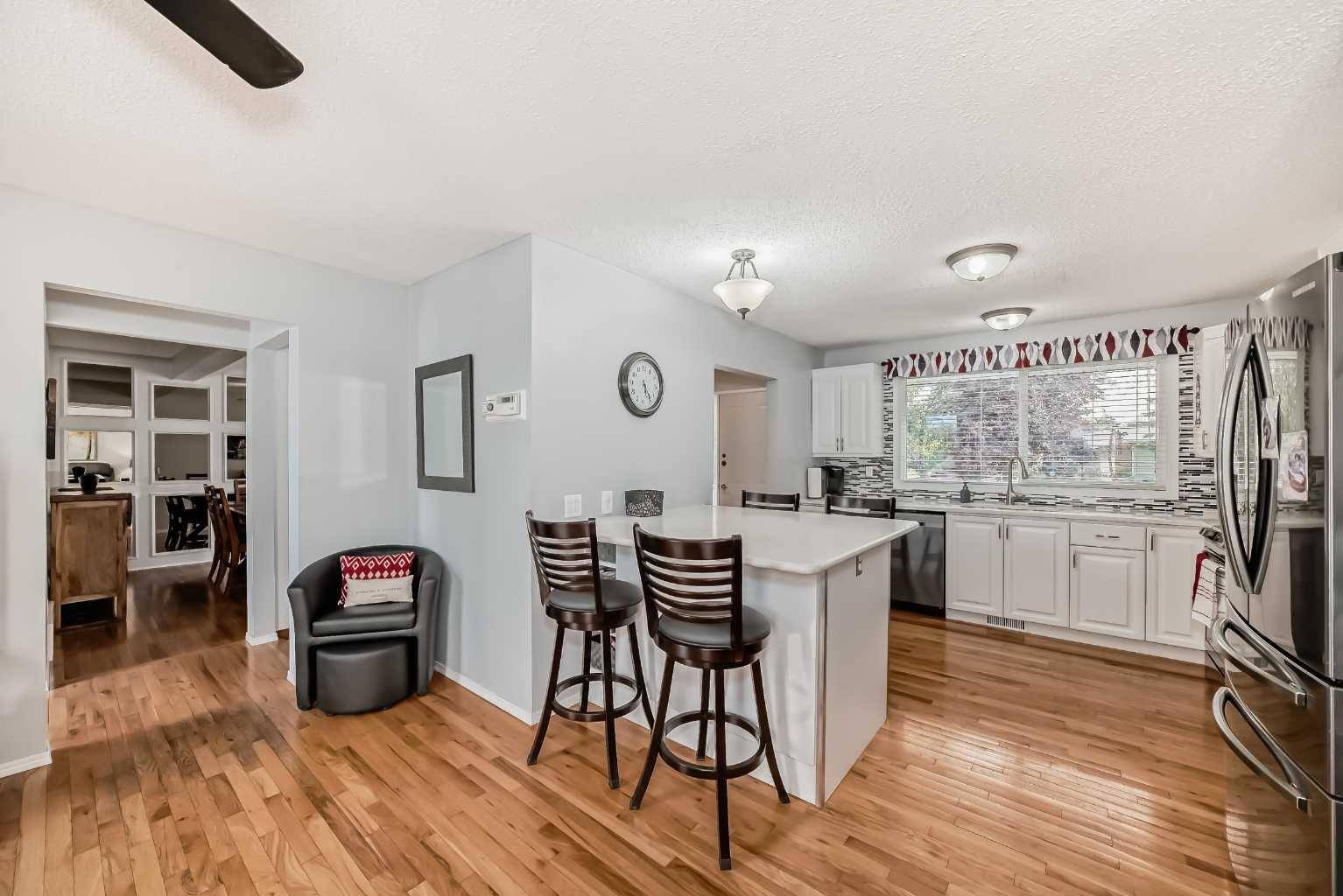 Calgary, AB t1y2b1,420 Whitehorn PL Northeast
