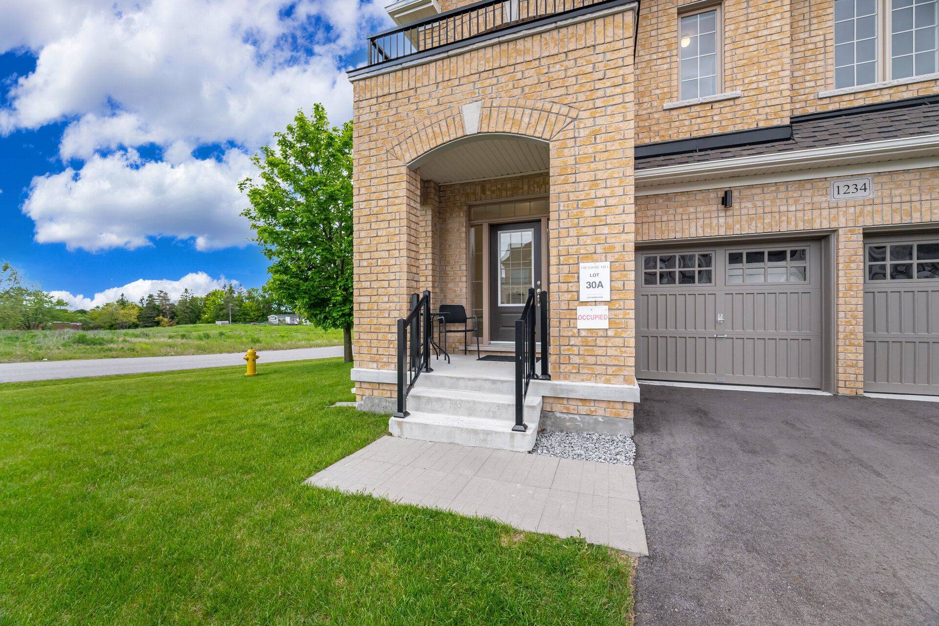 Oshawa, ON L1K 3G2,1234 Shankel RD
